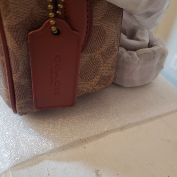 Coach Cassie Camera Bag In Signature Canvas - Picture 12 of 16